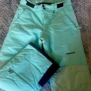 Ski gear ski pants